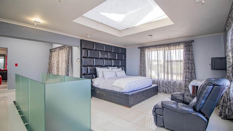 6 Bedroom Property for Sale in Dana Bay Western Cape